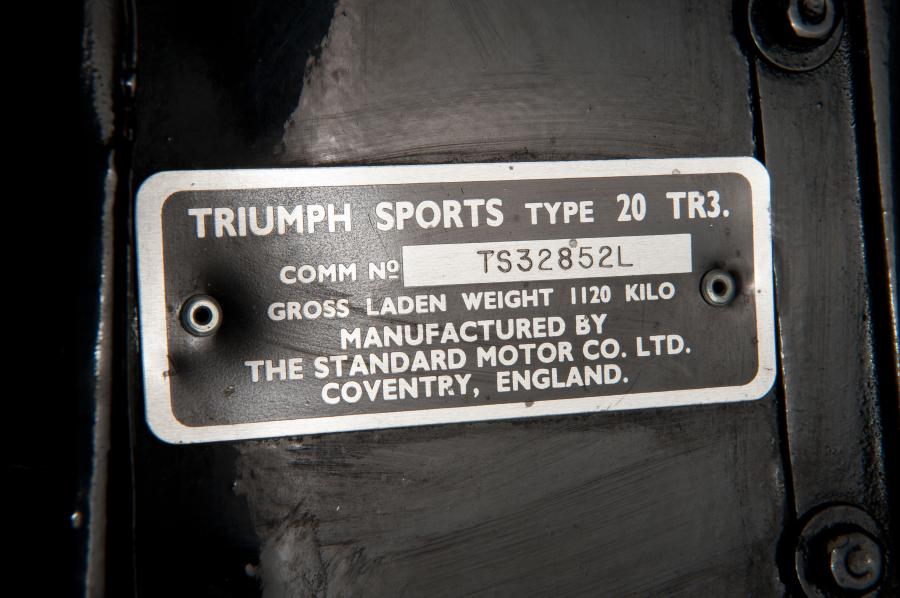 Моторный отсек Triumph TR3 1955 года  (фото 15 из 21)